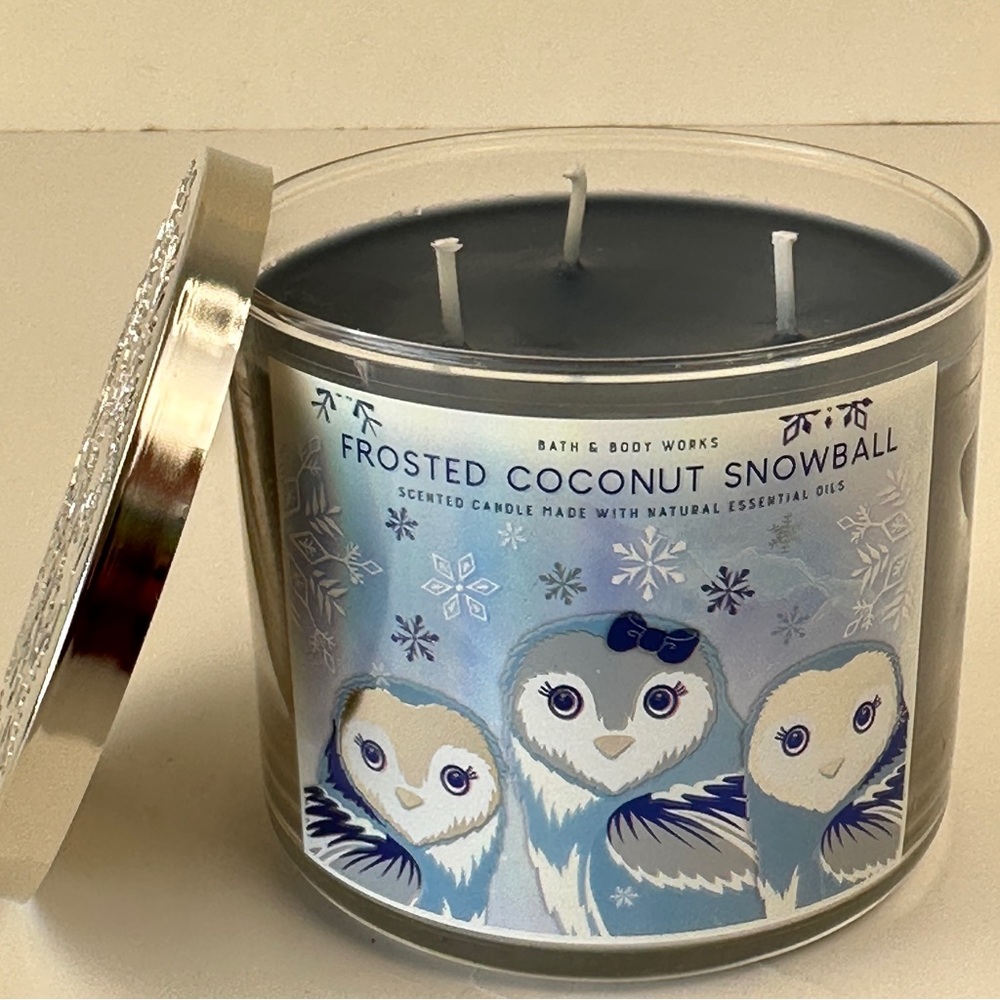 FROSTED COCONUT SNOWBALL Bath & Body Works 3 Wick Candle Essential Oils